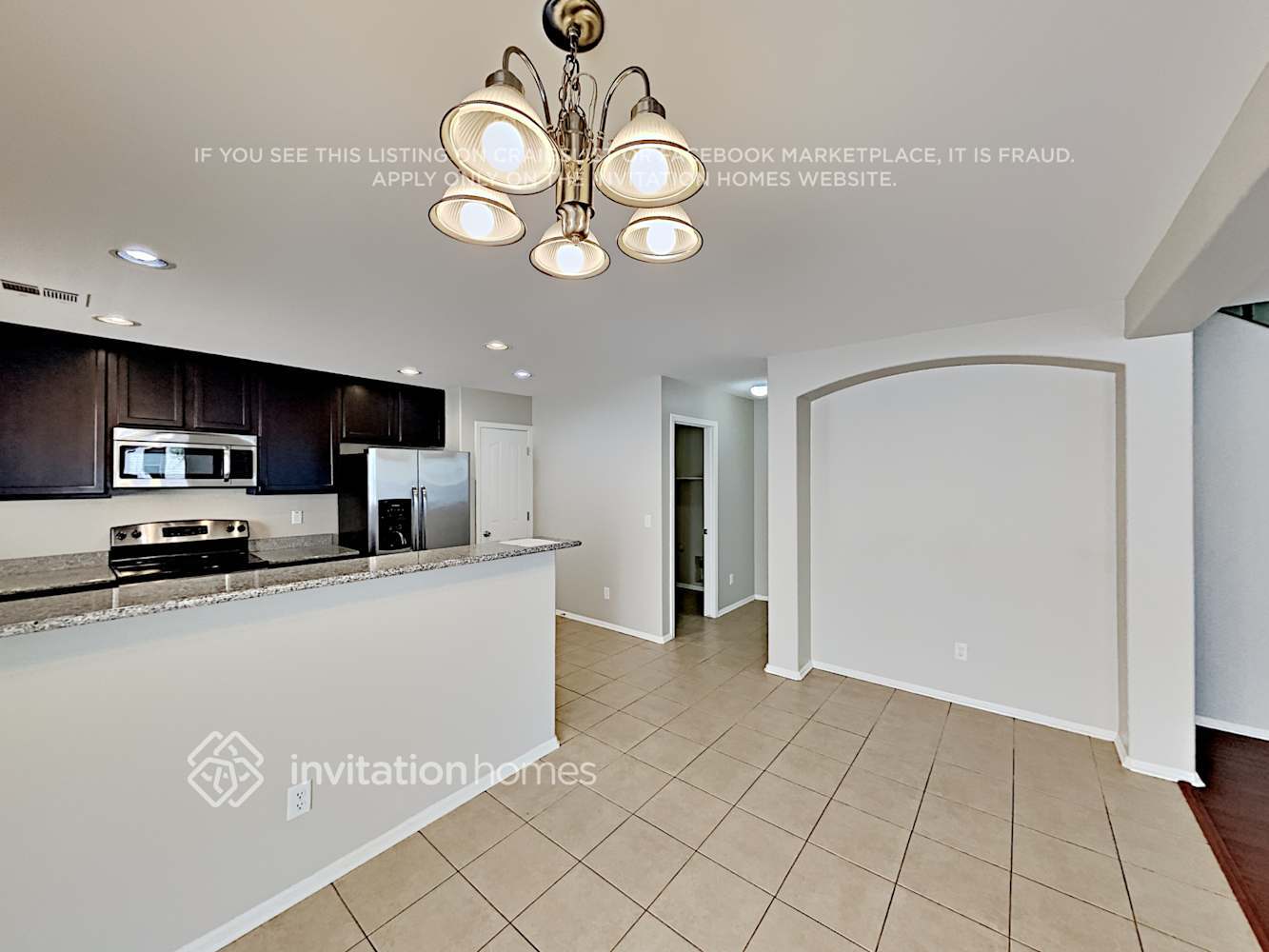 Building Photo - 932 S Sabino Dr