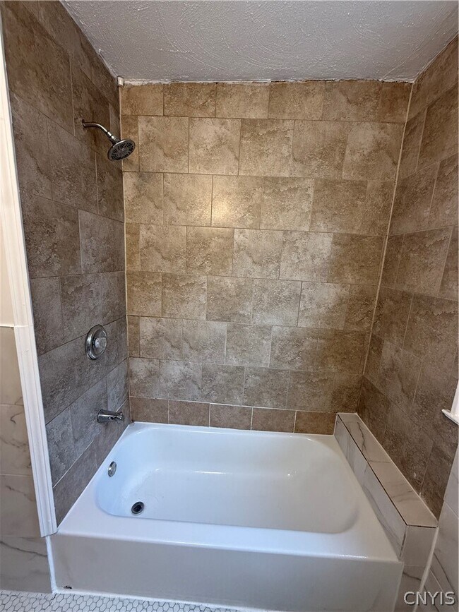 Building Photo - 205 Fellows Ave