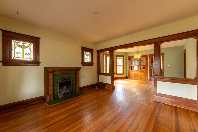 Building Photo - 2621 N York Ct