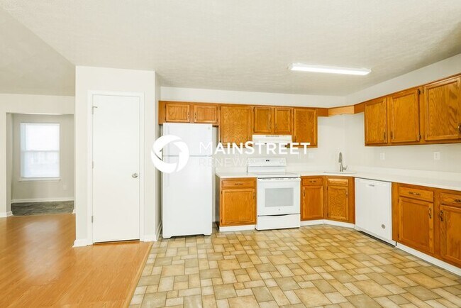 Building Photo - 3 Bedroom Pet-Friendly Home in Louisville, KY with Main Street Renewal