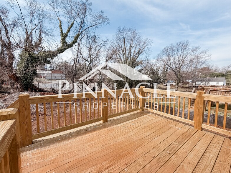 Building Photo - 209 Munford St