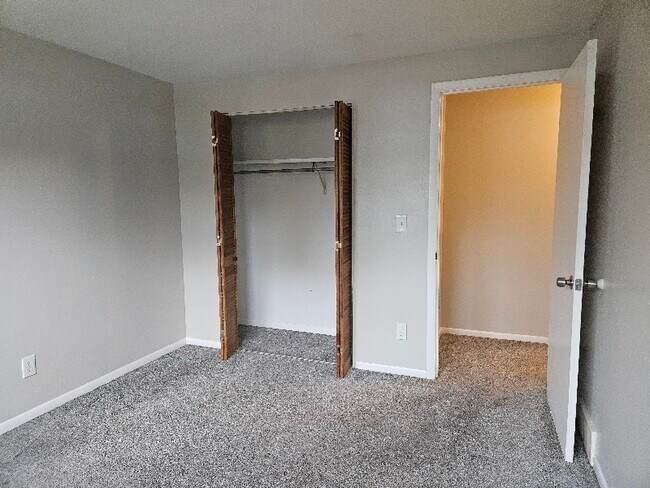 Building Photo - 608 Sunflower Dr