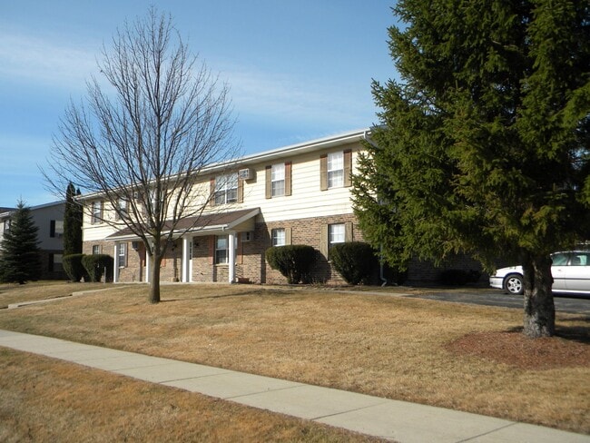 Building Photo - 2216 Sylvan Way