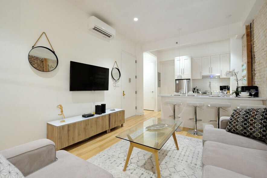 Building Photo - 348 W 45th St