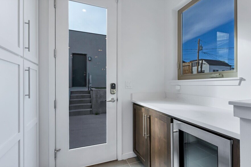 Building Photo - 3633 Pecos St