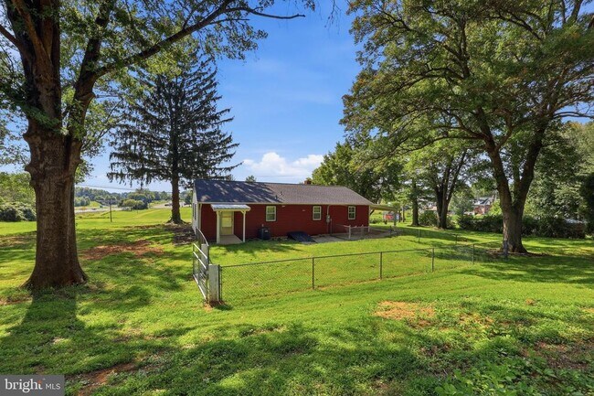 Building Photo - 4015 Jefferson Pike