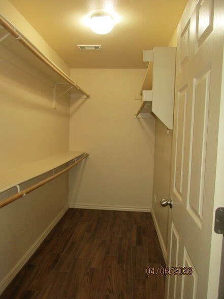 Building Photo - 937 Oak Crossing Dr