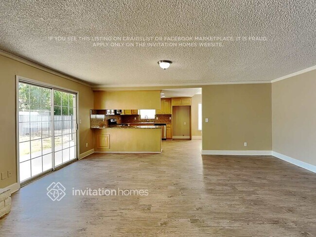 Building Photo - 5405 N Acacia Ave