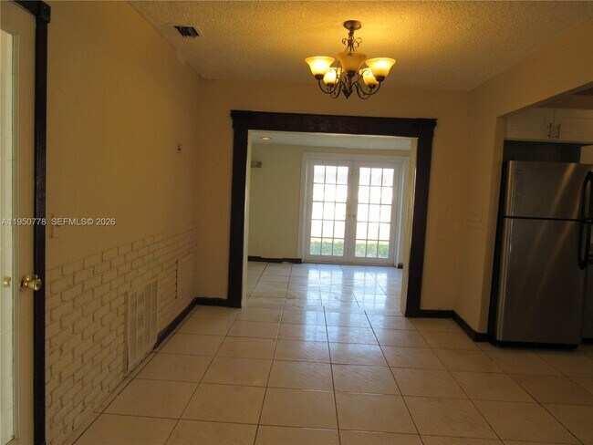 Building Photo - 7913 Ramona St