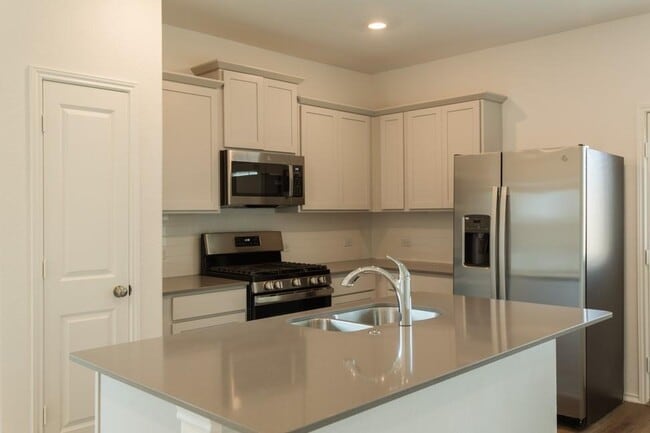 Building Photo - 7237 Spotted Leaf Wy