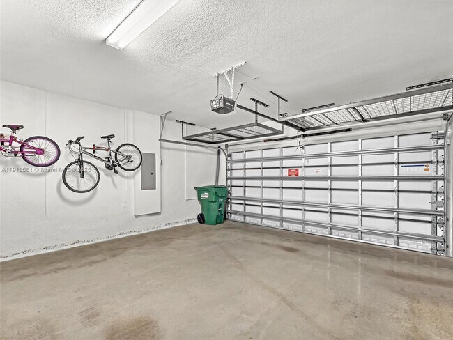 Building Photo - 10250 NW 76th Terrace