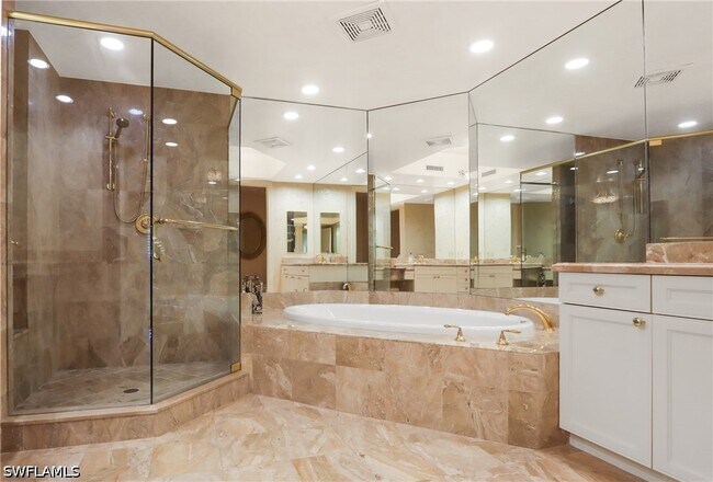 Building Photo - 8787 Bay Colony Dr