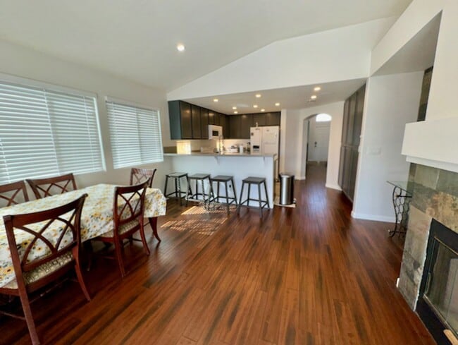 Building Photo - 4428 Rodman Dr