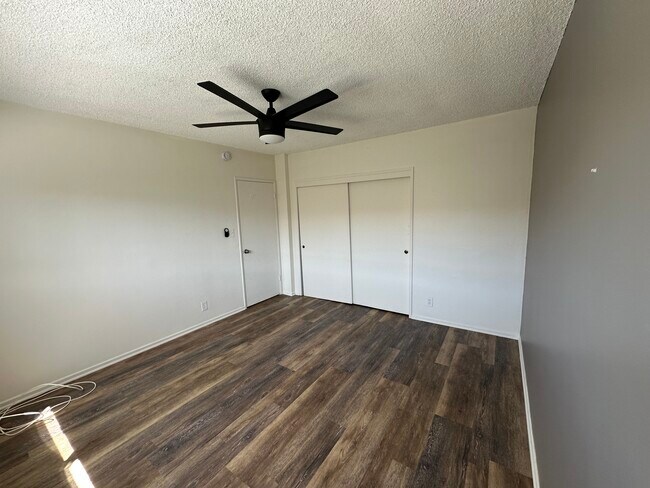 Building Photo - 1547 Saltair S Ave