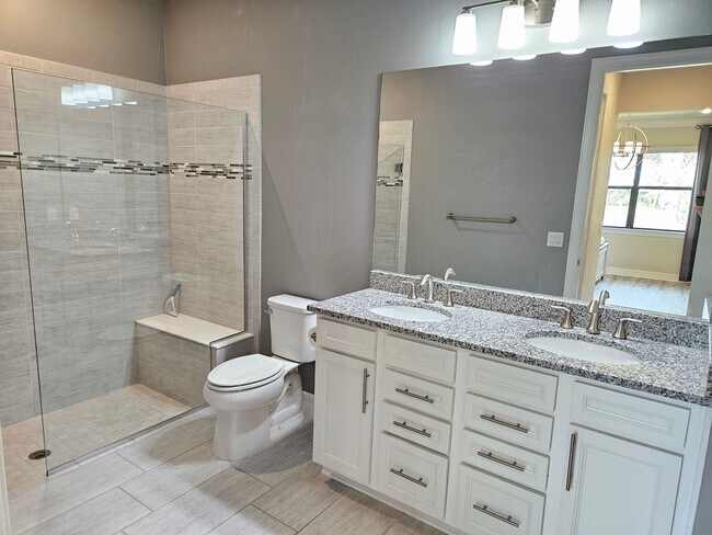 Building Photo - Stunning Model Home – 2 Bedrooms plus Den,...