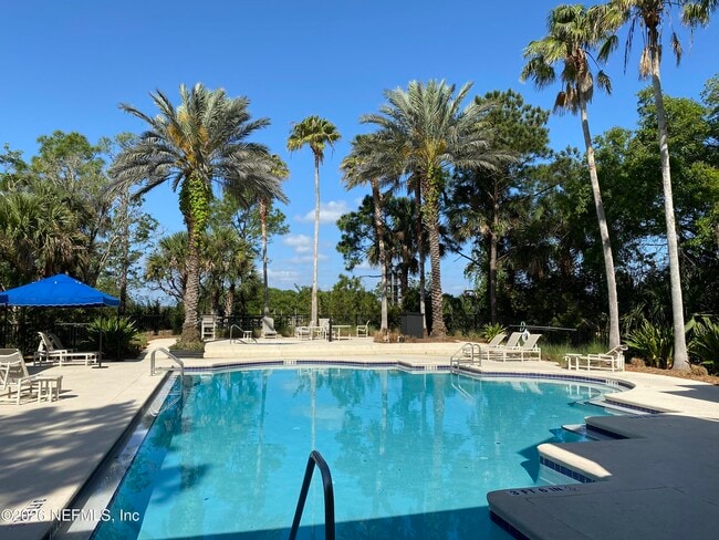 Building Photo - 1655 The Greens Way