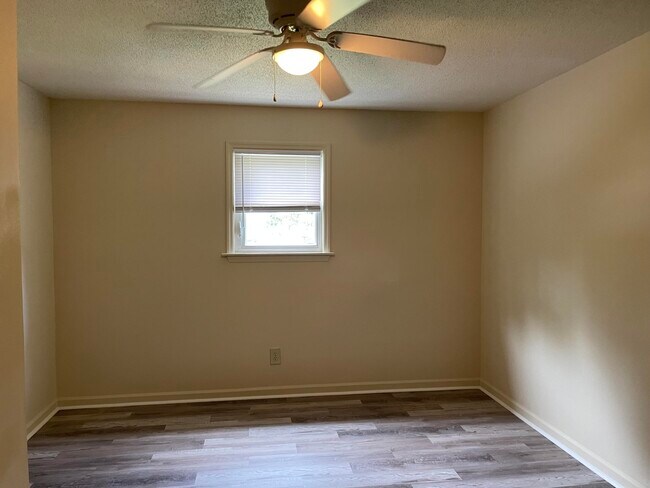 Building Photo - 6022 Springside Ln