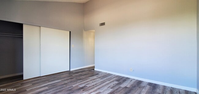 Building Photo - 3411 N 12th Pl