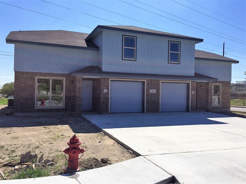 Primary Photo - 941 Brookview Dr