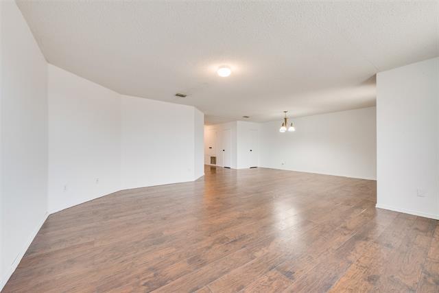 Building Photo - 1309 Cherokee Rose Ln