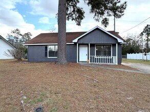 Building Photo - Ridgewood Subdivision Gem: 3-Bedroom Home with Fenced Yard.