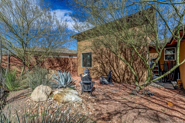 Building Photo - 2823 Kenzies Way