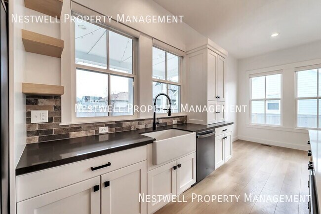 Building Photo - 10907 Paddle Board Way