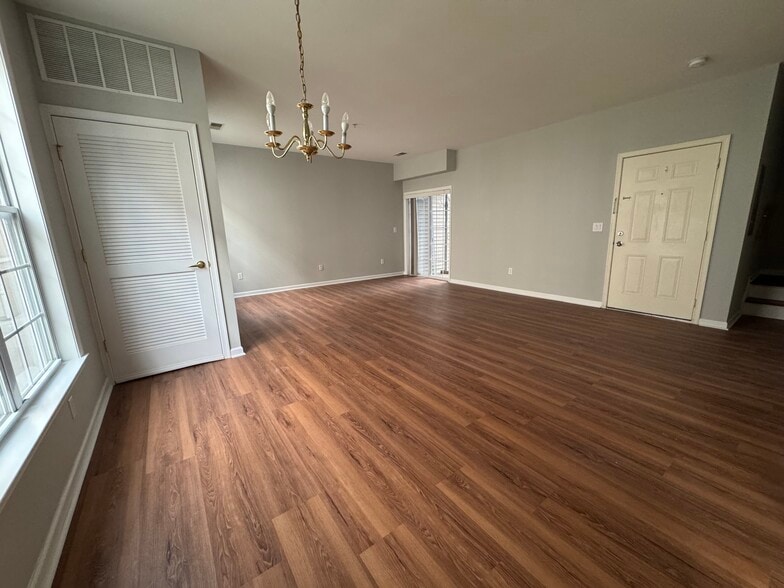 Building Photo - 200 Dey St