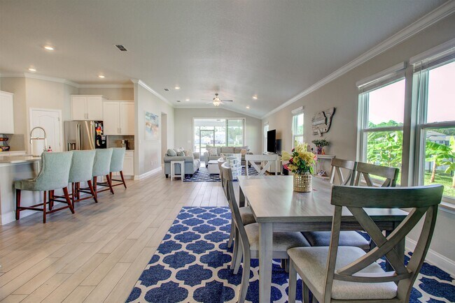 Building Photo - 130 Huesca Ct