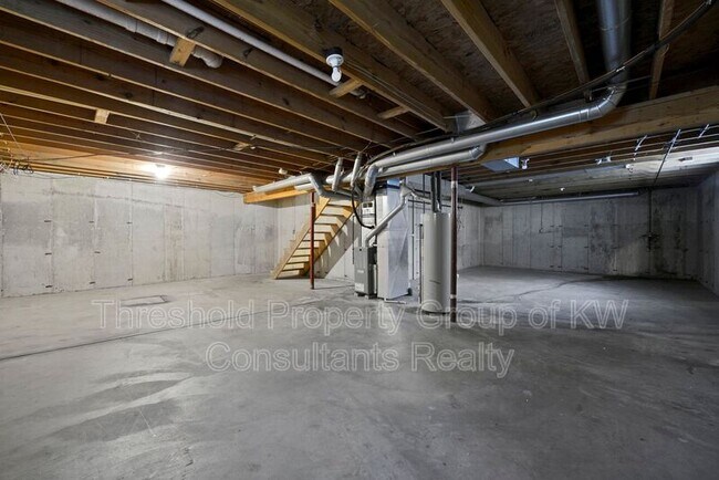Building Photo - 5809-5811 Pepperwood Court