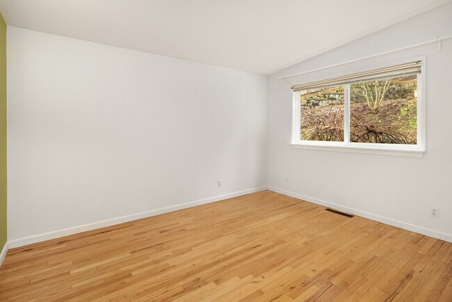 Building Photo - 9746 46th Ave NE