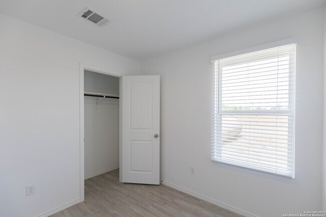 Building Photo - 8326 Piedra Medina