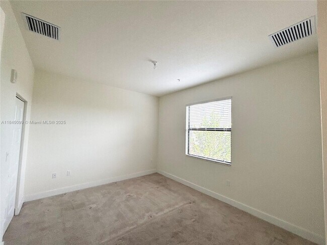 Building Photo - 7831 NW 104th Ave
