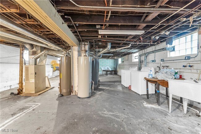 Building Photo - 1289 W 115th St
