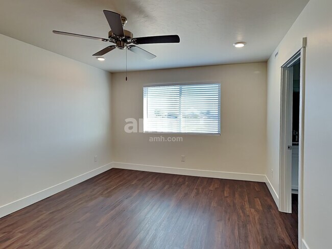 Building Photo - 6550 Spriggel St