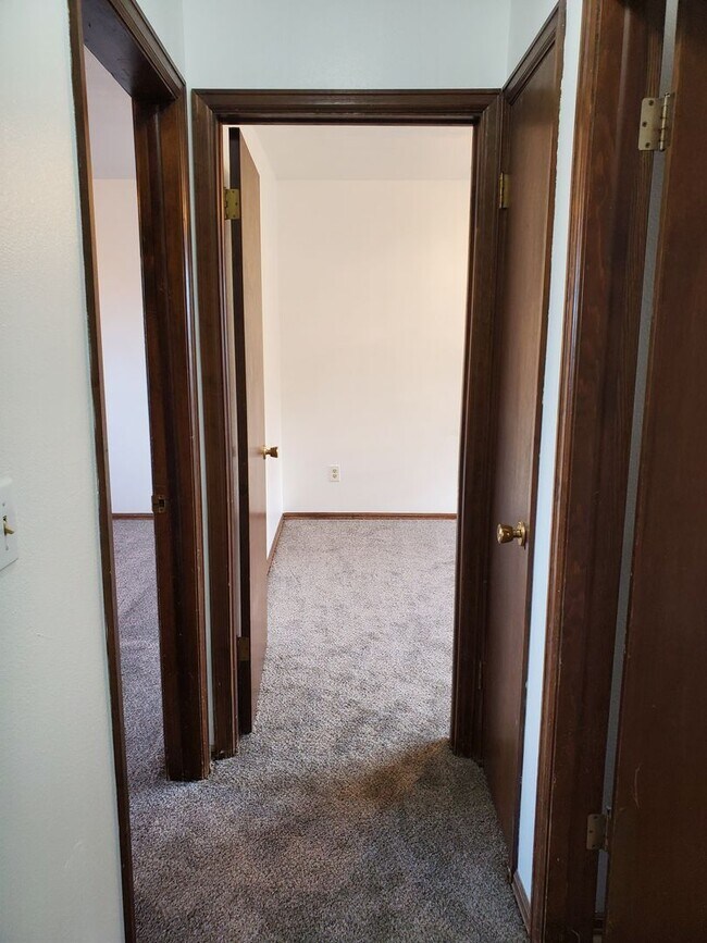 Building Photo - 5528 Fiesta Ln