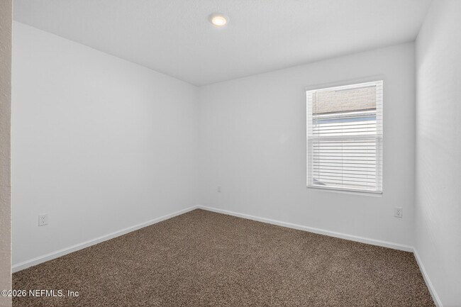 Building Photo - 163 Silver Birch St