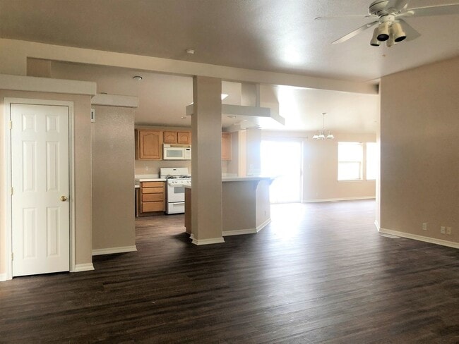 Building Photo - Coming Soon! Recently Remodeled Large Home!