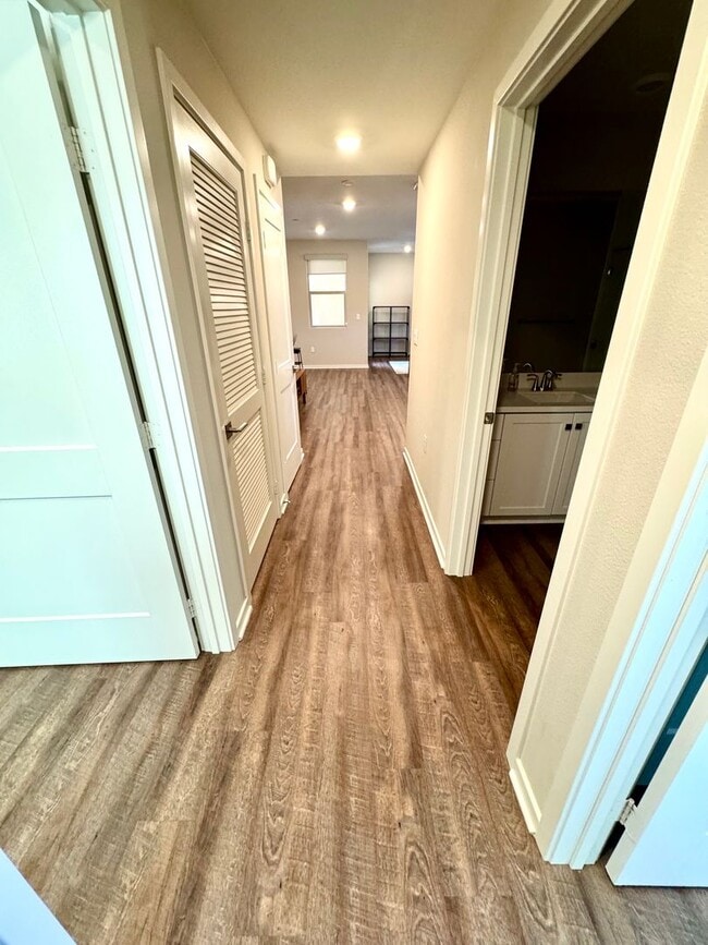 Building Photo - Contemporary 2 Bedroom 2 bath condo in the...