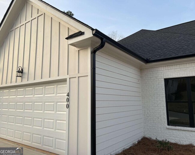 Building Photo - 400 Ansley Dr