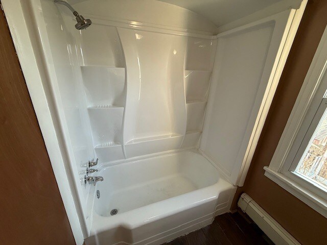 Building Photo - 122 Division St