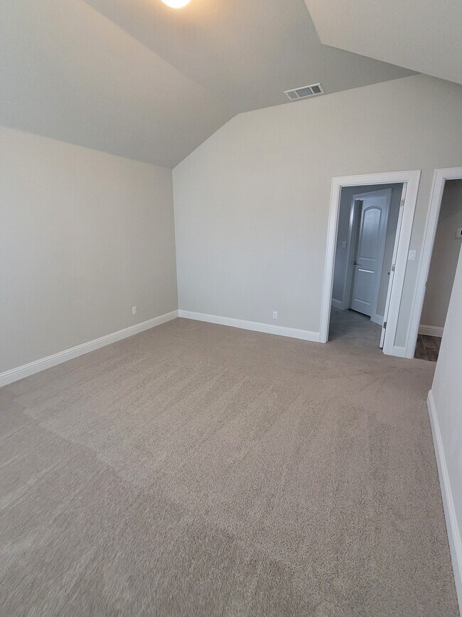 Building Photo - 105 Riverhill Dr