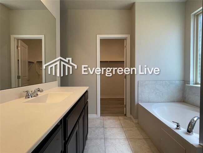 Building Photo - 3605 Molly Dr