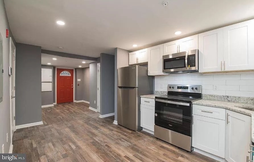 Building Photo - 207 S 49th St