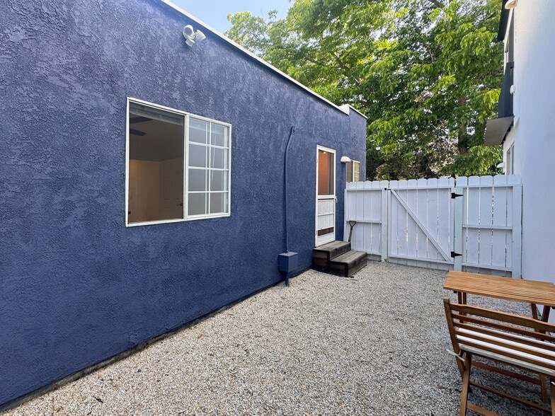 Building Photo - 1210 Manzanita St