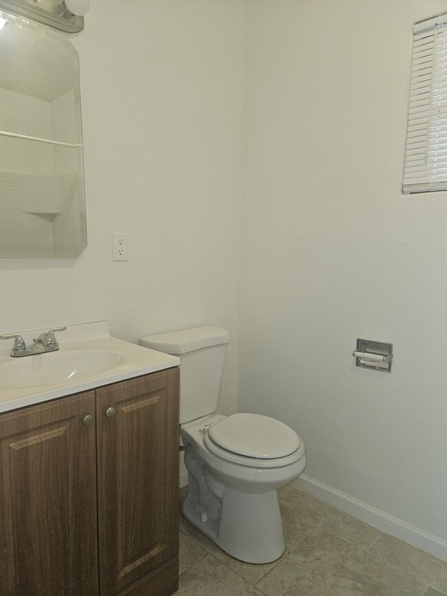 Building Photo - 325 S Hobson