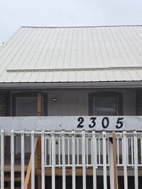 Building Photo - 2305 Southridge Dr