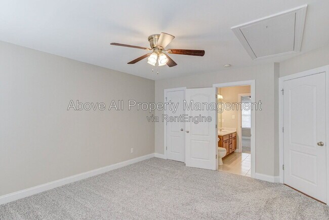 Building Photo - 2041 Jadewood Dr