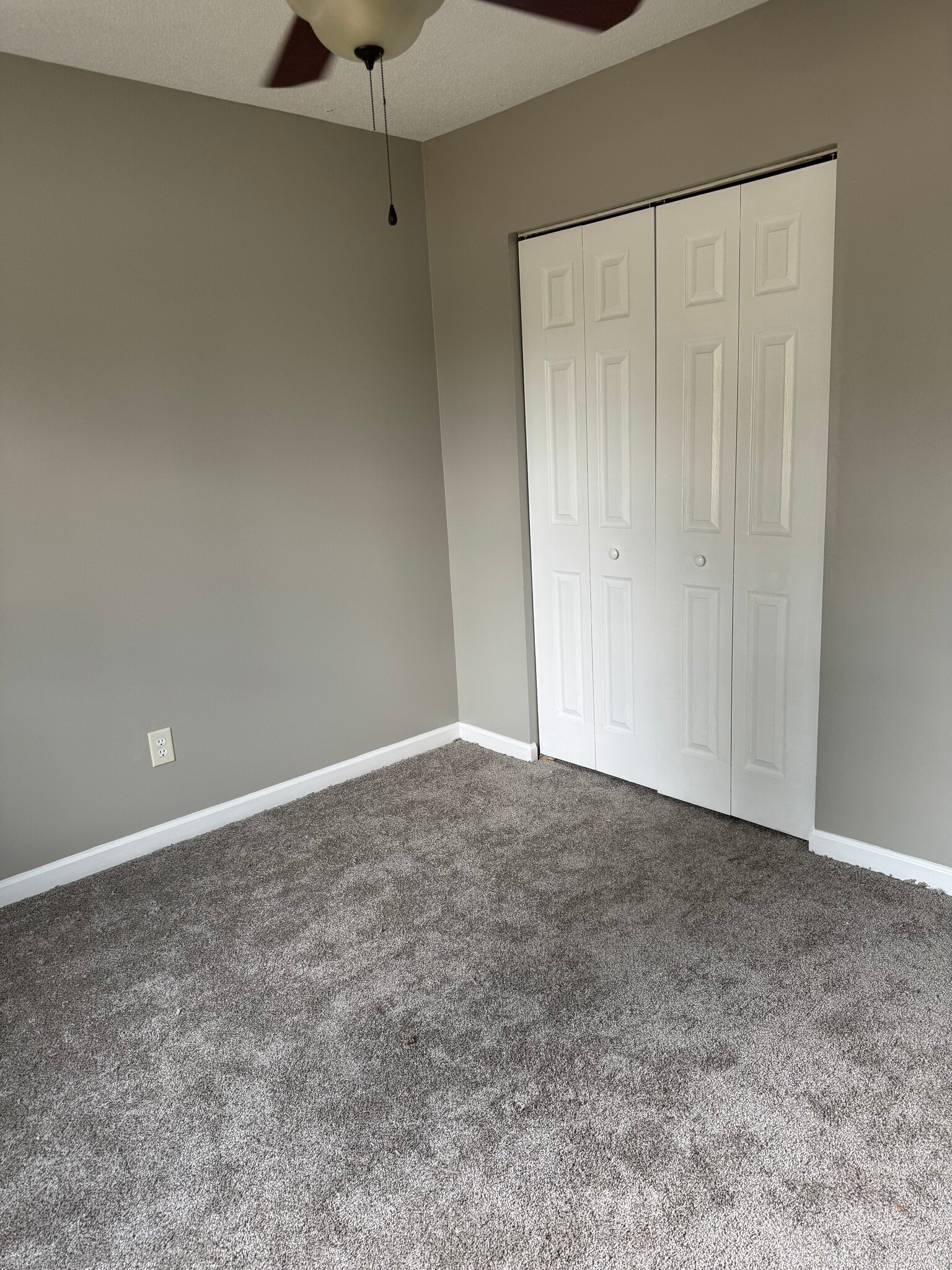 Building Photo - 244 Edinfield Ct