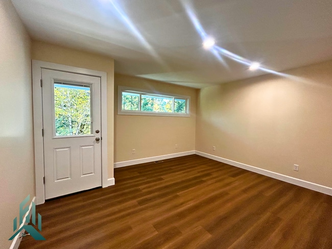 Building Photo - Newly remodeled 5 bed/3 bath Philomath home